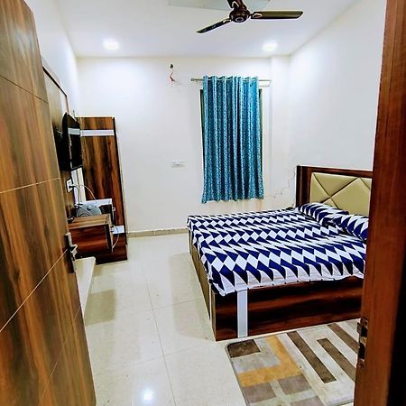 Hotel Dream Taj Family Rooms 200Mtr From Taj Mahal Агра Экстерьер фото